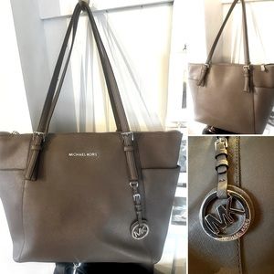EUC Mk Michael Kors tote handbag Taupe/Grey/Brown/Stone